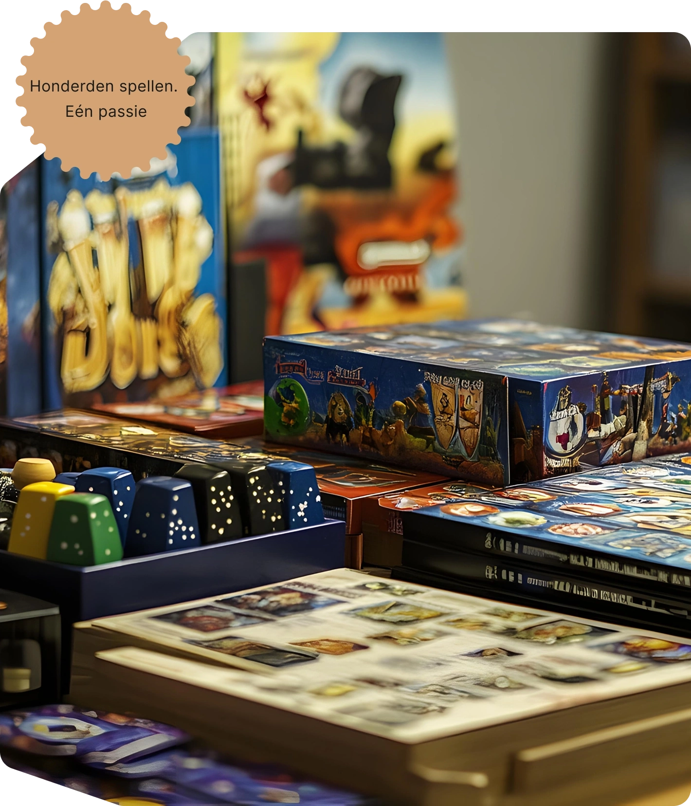 Een set bordspellen op de plank.